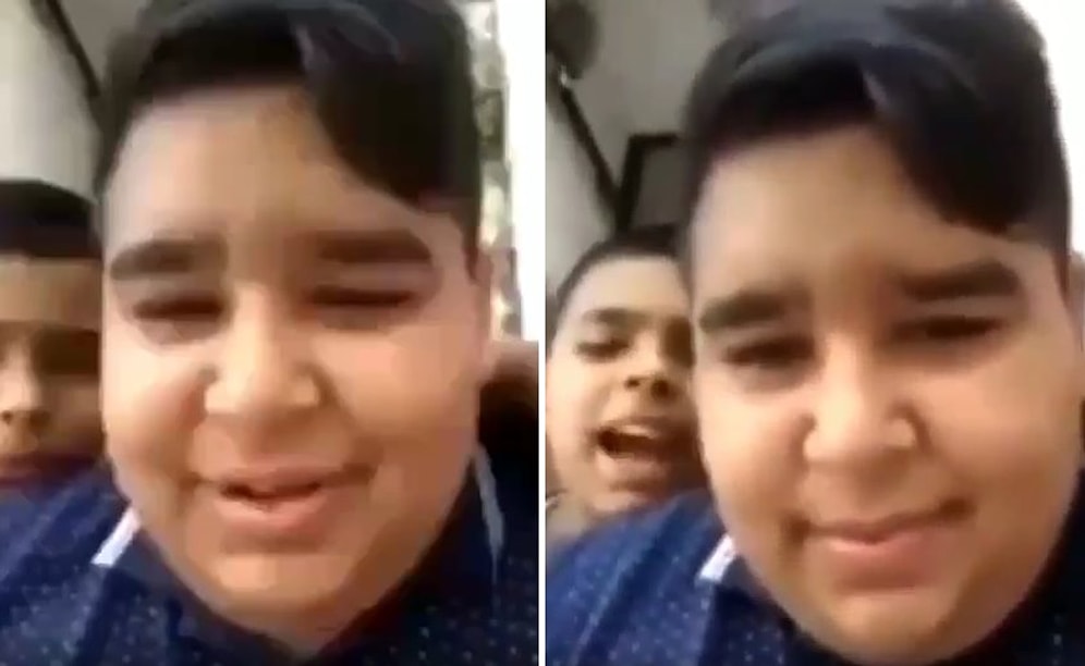 'Andımızı Okur musun?' Sorusuna 'Şey mi Dostum?' Diyip 'Yine Yangınlar Yine Ben' Şarkısını Söyleyen Çocuk