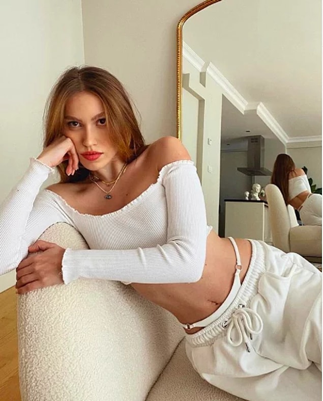 3. Ünlü influencer Duygu Özaslan yaptığı makyajla bambaşka birine dönüştü!