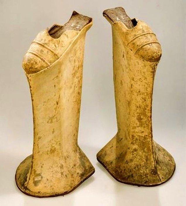 5. Rönesans zamanında Avrupalı soylu kadınlar, inanılmaz derecede yüksek topuklu ayakkabılarıyla dikkat çekiyorlardı.