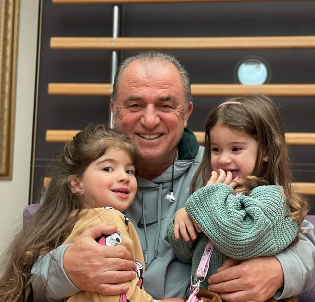 2. Pandeminin ilk zamanlarında testinin pozitif çıkmasıyla herkesi endişelendiren ilk isimlerden bir tanesi Fatih Terim olmuştu.