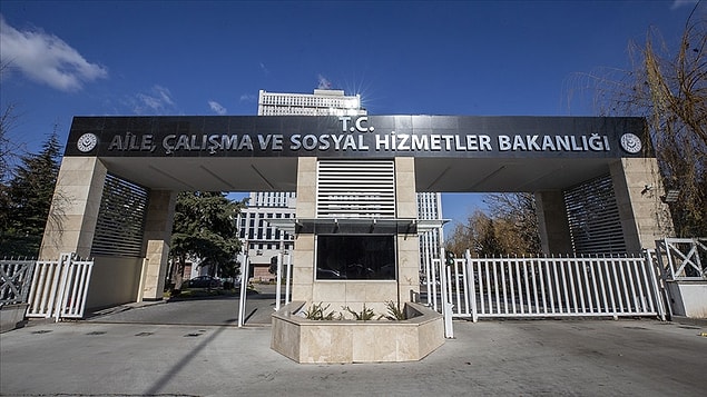 Bakanlıklar bölünebilir