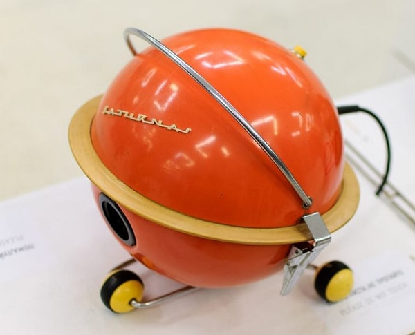 4. А пылесосы времен СССР выглядели именно так