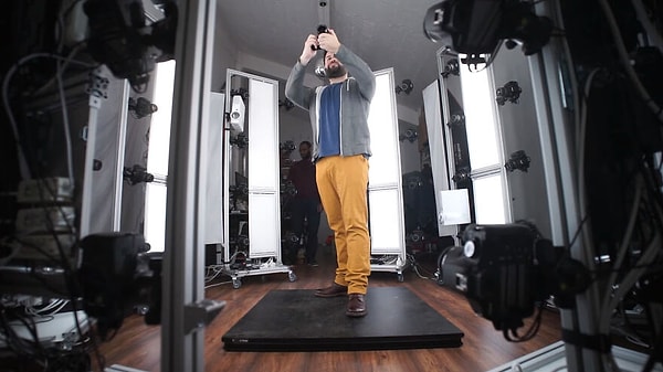 Вот как он отсканировал свое тело