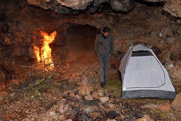 "Mağaralarda çadır kuruyorum"