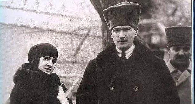 Fikriye, bunun üzerine hiçbir şey söylemeden faytona bindi ve fayton çok uzaklaşmadan Atatürk'ün ona hediye ettiği silahla intihar etti.