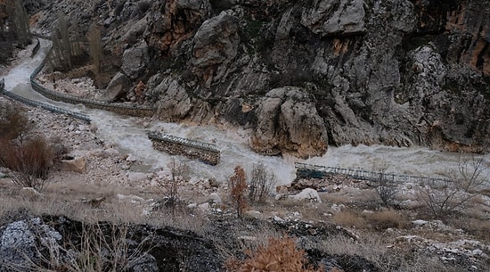 Konya’da Dereler Taştı, Yol 3 Metre Çöktü: '75 Yıldır Böyle Bir Şey Görmedim'