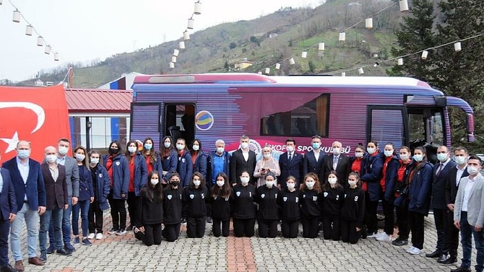 Ekrem İmamoğlu’nun Hediye Ettiği Otobüs İlçeyi Karıştırdı