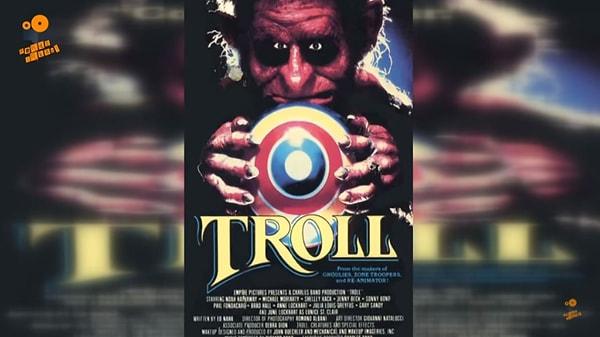 23. 1986 yapımı Troll adlı filmde Harry Potter adında bir karakter var ve bu karakter Trollerle savaşırken büyü yapabiliyor.
