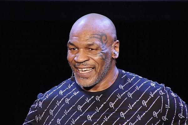 15. Mike Tyson ise 2,2 milyon dolara altın bir küvet aldı.