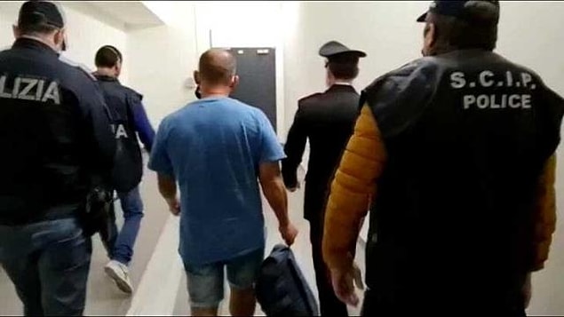 Biart hakkında uyuşturucu kaçakçılığı suçlamasından 2014'ten bu yana yakalama emri bulunuyordu.