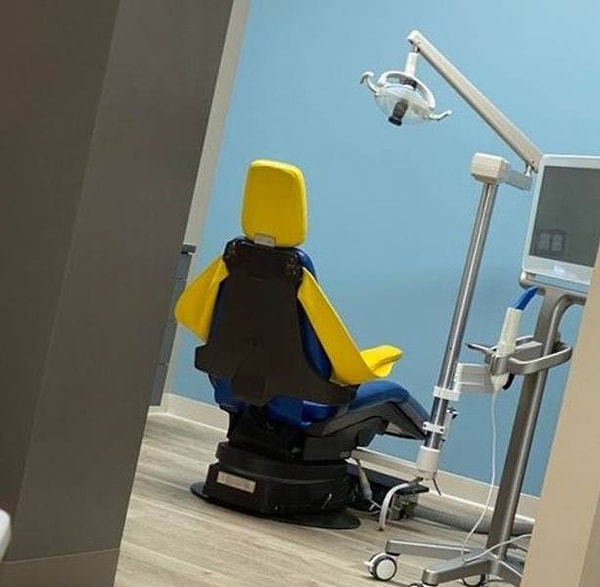 7. "Кресло моего ортодонта - это просто вылитый человечек из конструктора Лего".