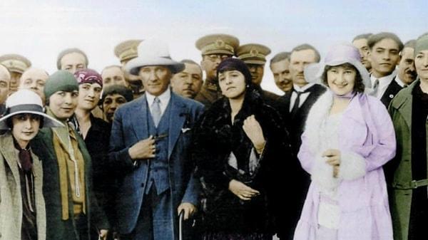 10. Son olarak bu kitaplarda Atatürk devrimlerine de yer verilmiş.