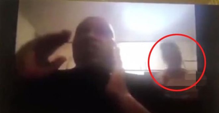 Zoom'da Toplantı Yapan Politikacının Karısı Çırılçıplak Kamerada Göründü