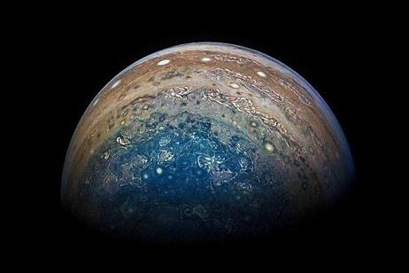 NASA, Jüpiter'in Karanlık Kutuplarında Yeni Halkalar Keşfetti