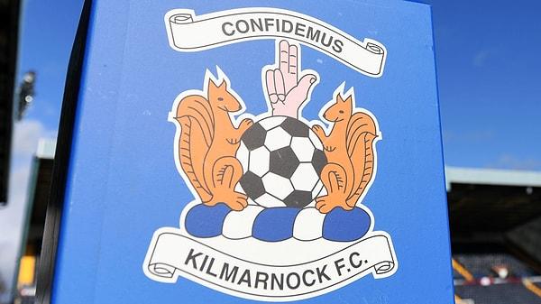 7. İskoç Kilmarnock'un logosunda ise yine Latince bir ifade olan “Confidemus” yazıyor.  Türkçe anlamı ise ''İnanıyoruz''.