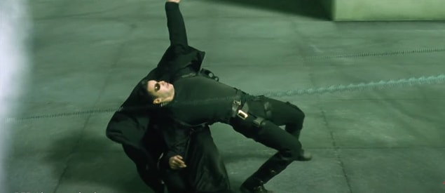 4. Neo serinin hangi filminde bu efsane sahne sahneyi bize izletmiştir?