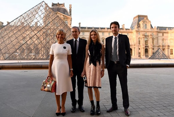 3. Бернар Арно, генеральный директор компании по производству предметов роскоши LVMH, и его семья - 150 миллиардов долларов
