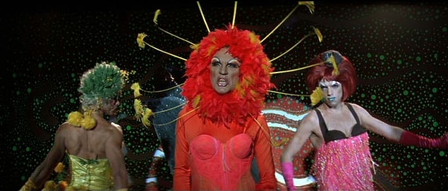 12. The Adventures of Priscilla, Queen of the Desert (1994)