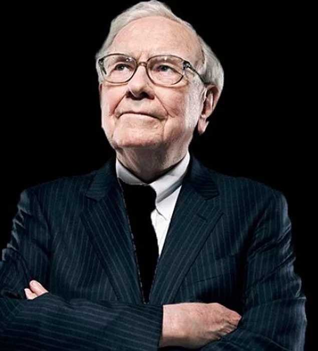 Uzun ve tempolu gününün ardındansa uyumanın kendisi için çok önemli olduğunu belirten Buffett, genelde 10:45'de uyuyor.