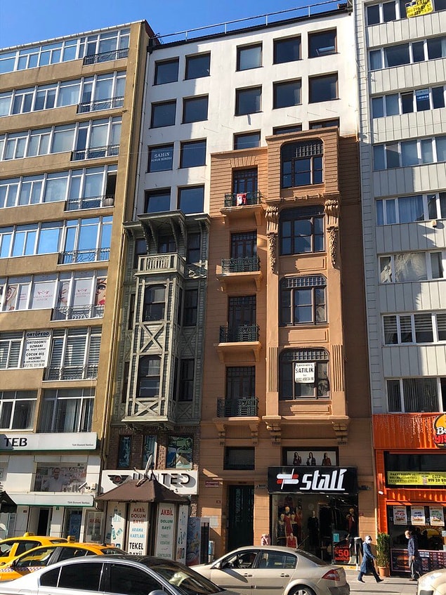 13. Yani illaki oraya kat çıkacaklar.