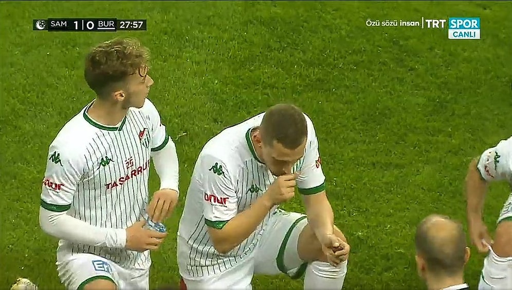 Samsunspor - Bursaspor Karşılaşmasında da Oyun Durarak Oyuncular İftar Yaptı