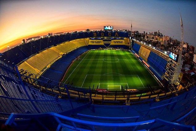 4. Bizim bildiğimiz adıyla ‘La Bombonera’ (şeker kutusu) asıl adı Estadio Alberto J. Armando olan Boca Juniors’un maçlarını oynadığı stadyum.