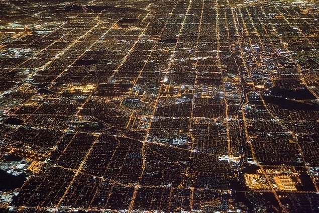 4. Los Angeles, Kaliforniya: İnsan nüfusundan daha çok araba bulundurması ile ünlü.