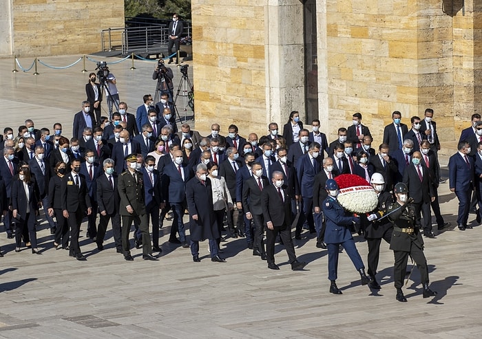 Devlet Erkanı 23 Nisan'da Atatürk'ün Huzurunda