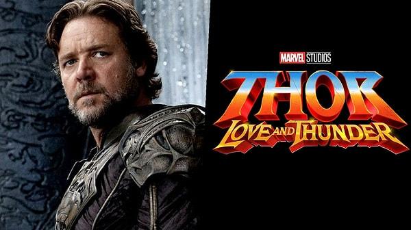 10. Russell Crowe, Thor: Love & Thunder’da Zeus’u canlandıracağını açıkladı.