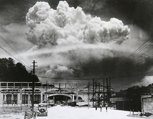 Atom bombası, 15.000 ila 20.000 ton TNT patlatıcıya eşdeğer bir güç üretti. Bu da ABD için başarı demekti.