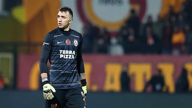 2. Fernando Muslera