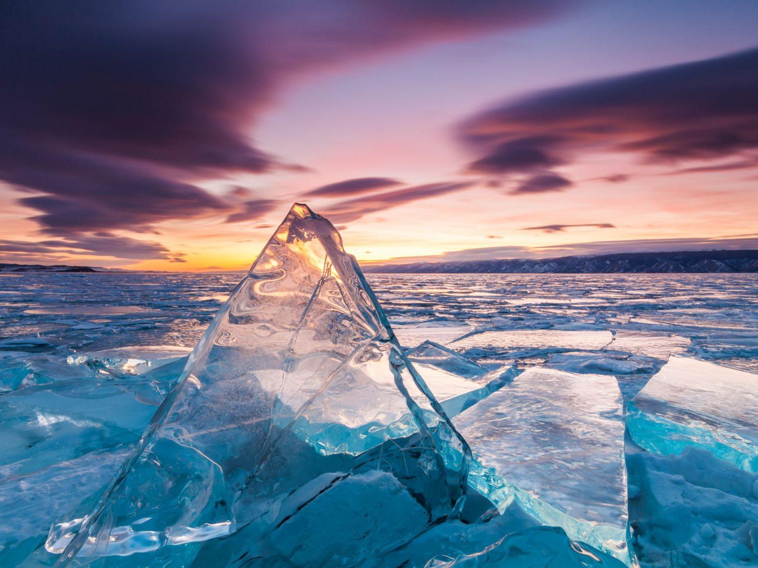 Почему лед назвали льдом. Кристальный Байкал. Льдинка Байкал. Lake Baikal, Siberia. Сибирь Байкал льды.