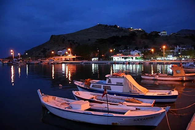 Herkeslerden uzak: Gökçeada, Çanakkale!
