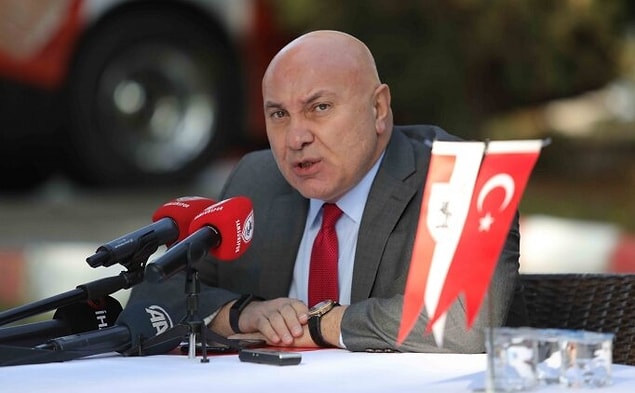 Samsunspor Başkanı Yüksel Yıldırım, "Ben stada taraftarımı alamıyorum, polis içeri sokmuyor. Neden Adana Demirspor her yere rahat rahat giriyor? Süleyman Soylu’nun oğlu dediler. Emniyet müdürü karşısında önünü ilikliyor" dedi.