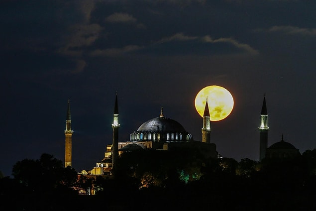 Fethin sonuna yaklaşırken yaşanan ay tutulması.