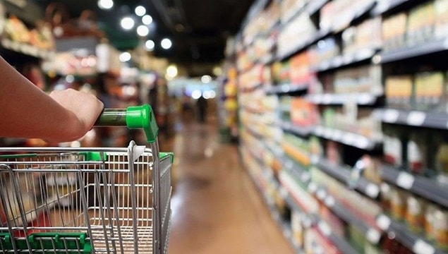 Belirtilen uygulama zincir ve süper marketler için haftanın altı günü geçerli olacak, zincir marketler pazar günleri kapalı kalacak.