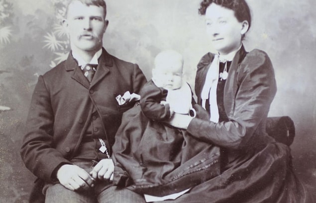 Çocukluğundan itibaren edebiyata ilgili bir bakıcı olan Amelia Dyer, önceleri hiçbir bebeği öldürmedi.