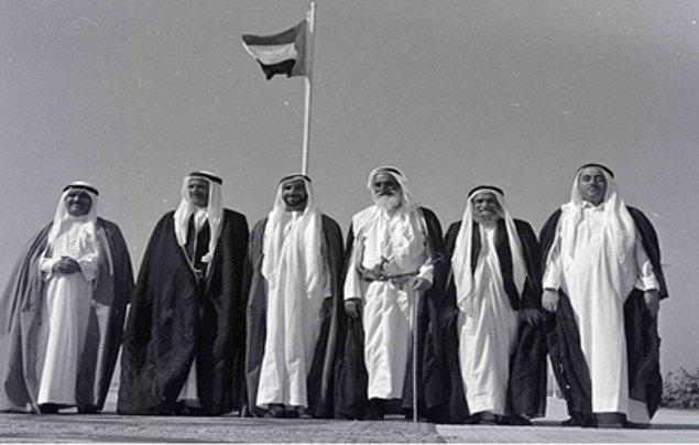 Çektiği en ünlü fotoğraf Aralık 1971’de BAE’nin kurucu şeyhlerinin fotoğraflarıydı. Bu, birliğin ruhu ve BAE’nin atan kalbi olması için Dubai’nin yükselişinin başlangıcını belgeleyen bir fotoğraftır.
