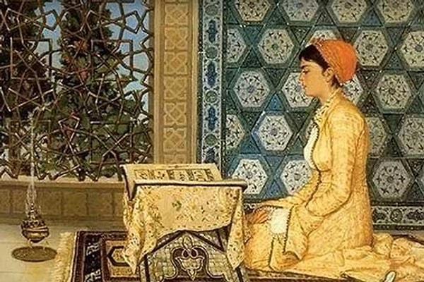 İslam'a baktığımızda ise ilk yıllarda kadınların başını örtmediğine dair kayıtlar bulunuyor, yani İslam'a da örtü daha sonradan gelmiş.