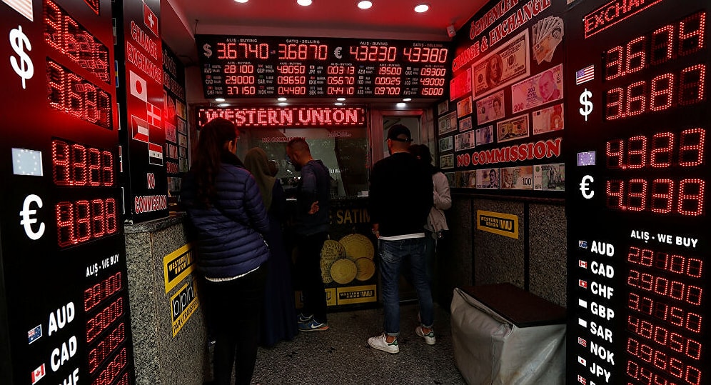 Döviz Bürosunda Milyonluk Vurgun:  Villa, Arazi ve Lüks Otomobil Satın Aldı