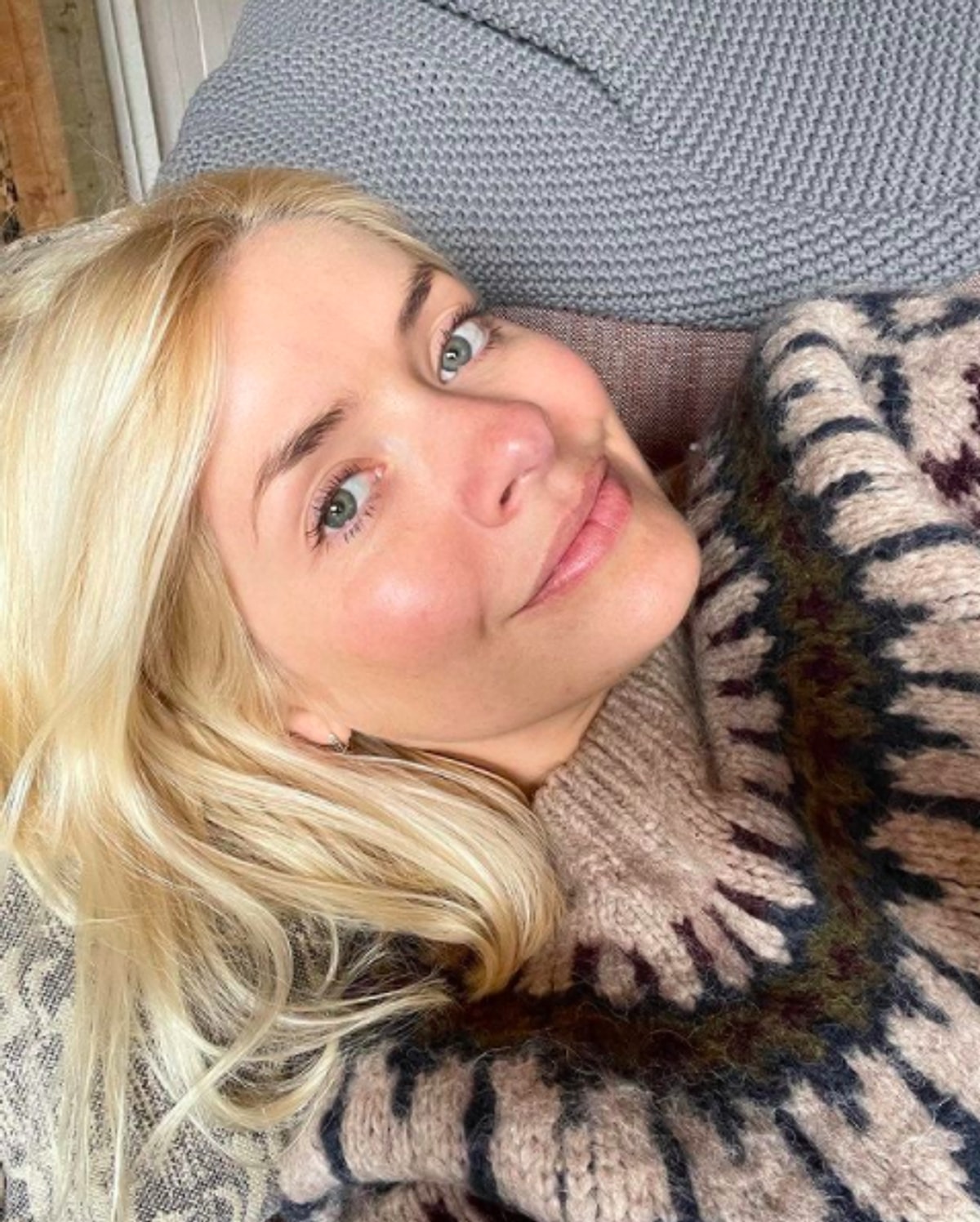 Bryana порнстар. Bryana holly селфи. Holly инстаграм. Holly инстаграм. Holly willoughby family.