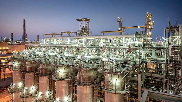 1. Ülkede petrol çıkmasına rağmen Katar doğal gaz zengini bir ülkedir.