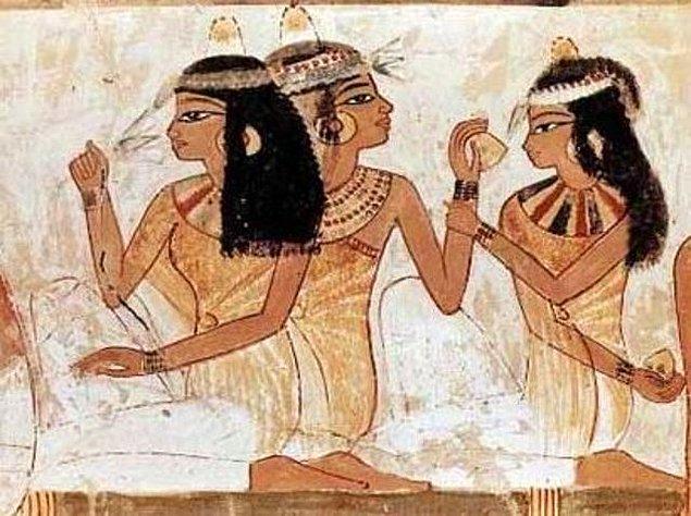 Mısırlılar makyaj malzemeleri ile gömülüyordu!