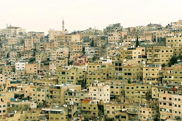 Şeyh Cerrah, 1948 Arap-İsrail Savaşında; Filistin'in diğer tarafından etnik olarak arındırılan 3 bin mülteciye ev sahipli yapıyor.