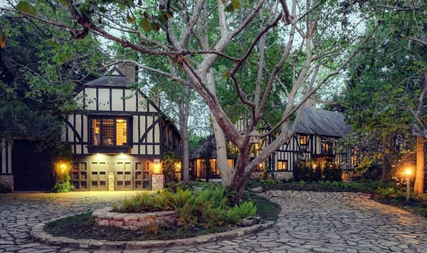 Считается, что агент по недвижимости Далтон и Ариана начали встречаться в марте 2020 года.