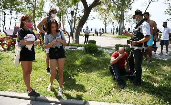 Antalya'daki Sapık Yakalandı! Sahildeki Kabinde Üstlerini Değiştiren Genç Kızları Videoya Çekiyordu