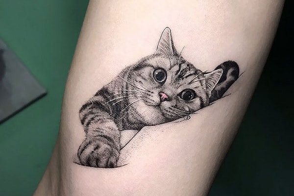 Вам подойдет татуировка в реалистическом стиле!