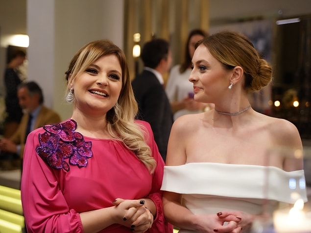 Gözde hanım aslında uzun yıllardır bu sektörün içinde olan bir isim. Kendisini yalnızca Sadakatsiz ile anmak pek doğru olmaz.