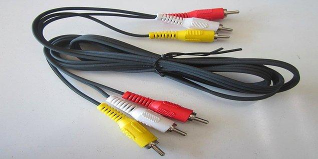 13. AV bağlantı kabloları