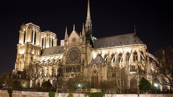 9. Notre Dame Cathedral (Fransa)